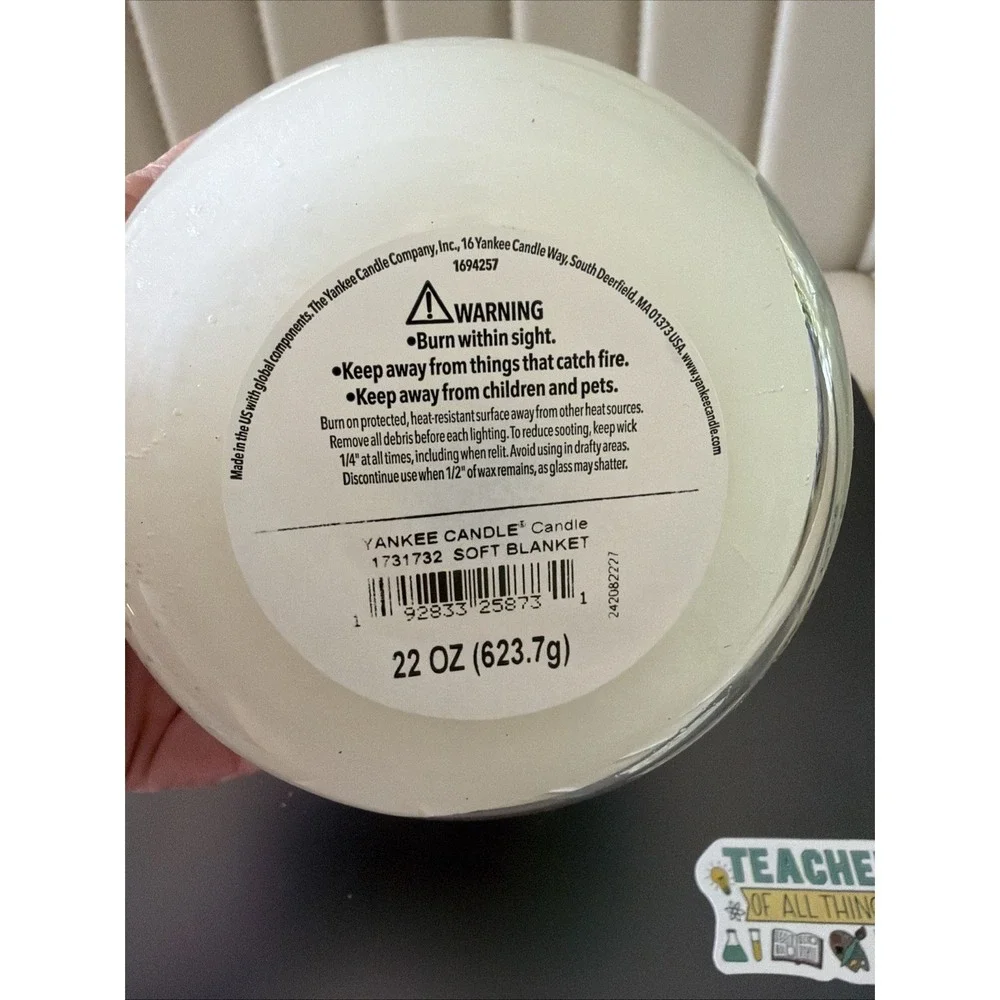 Yankee Scented Candle - Soft Blanket - Large Jar Style - 22oz - 1 Wick - NEW